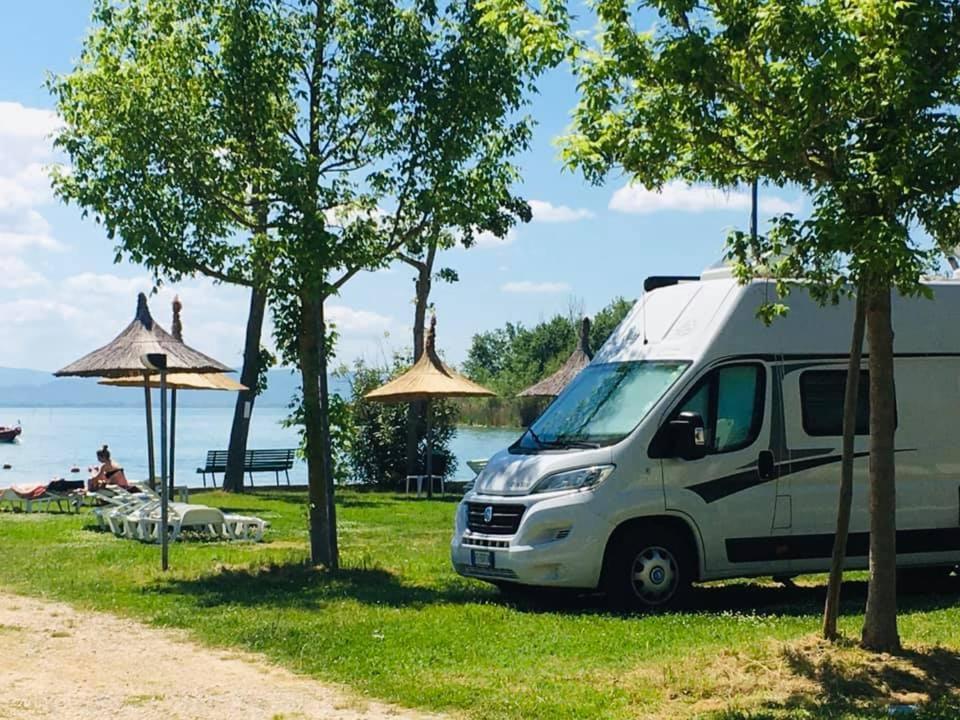 Camping Village Punta Navaccia Tuoro sul Trasimeno Ngoại thất bức ảnh