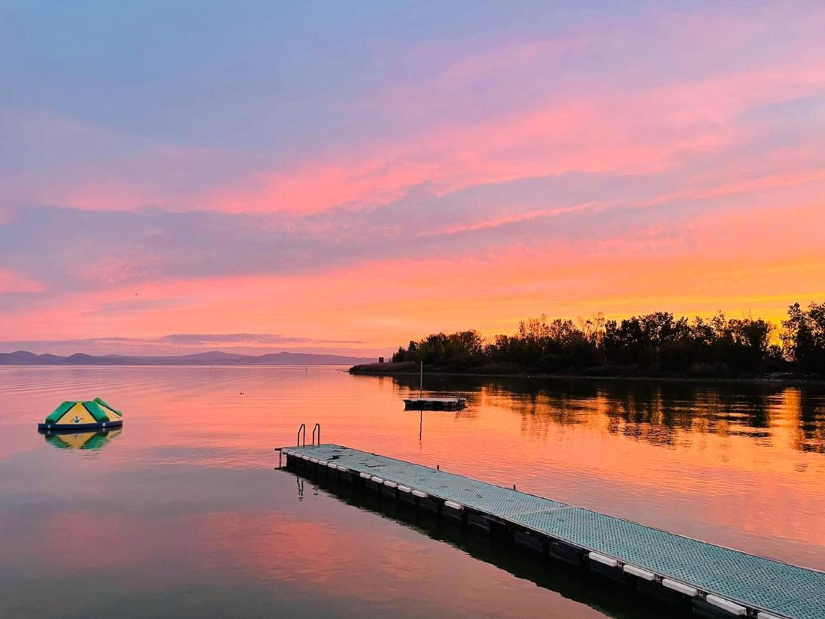Camping Village Punta Navaccia Tuoro sul Trasimeno Ngoại thất bức ảnh